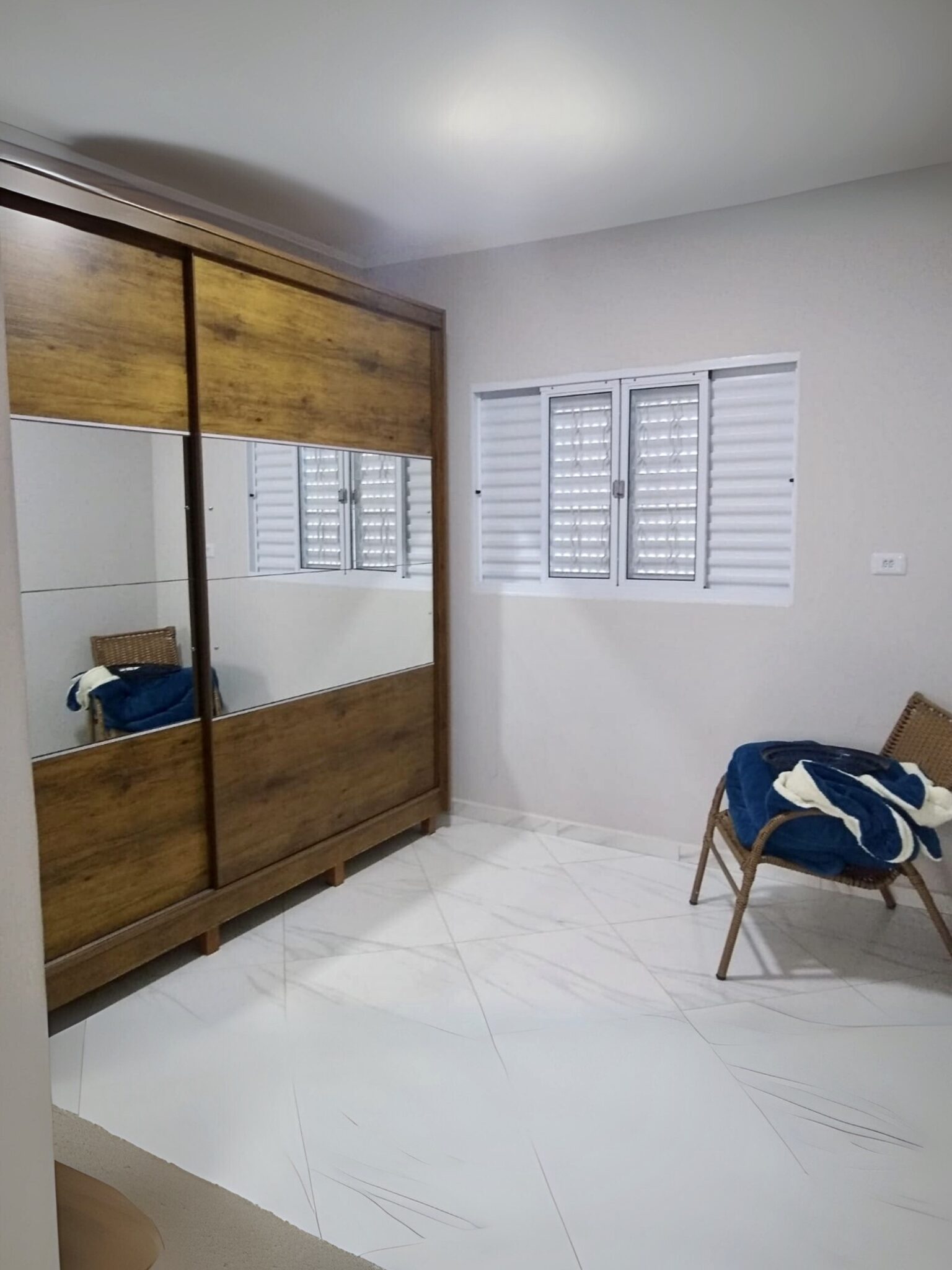 53F95EE3-6D5E-458F-8769-C25D3C2D2944