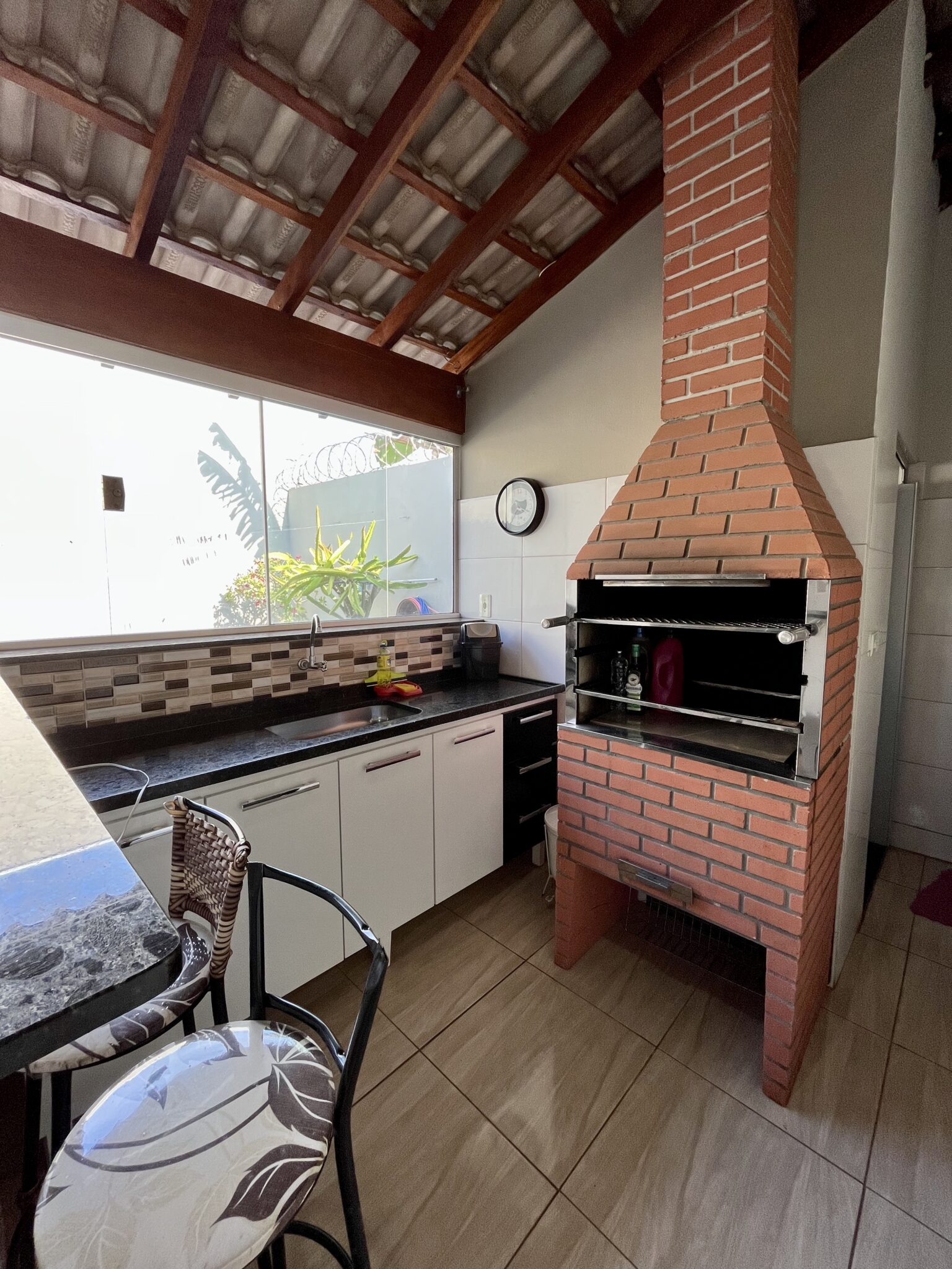 38518839-DCEE-4992-A904-8D7BE5865424