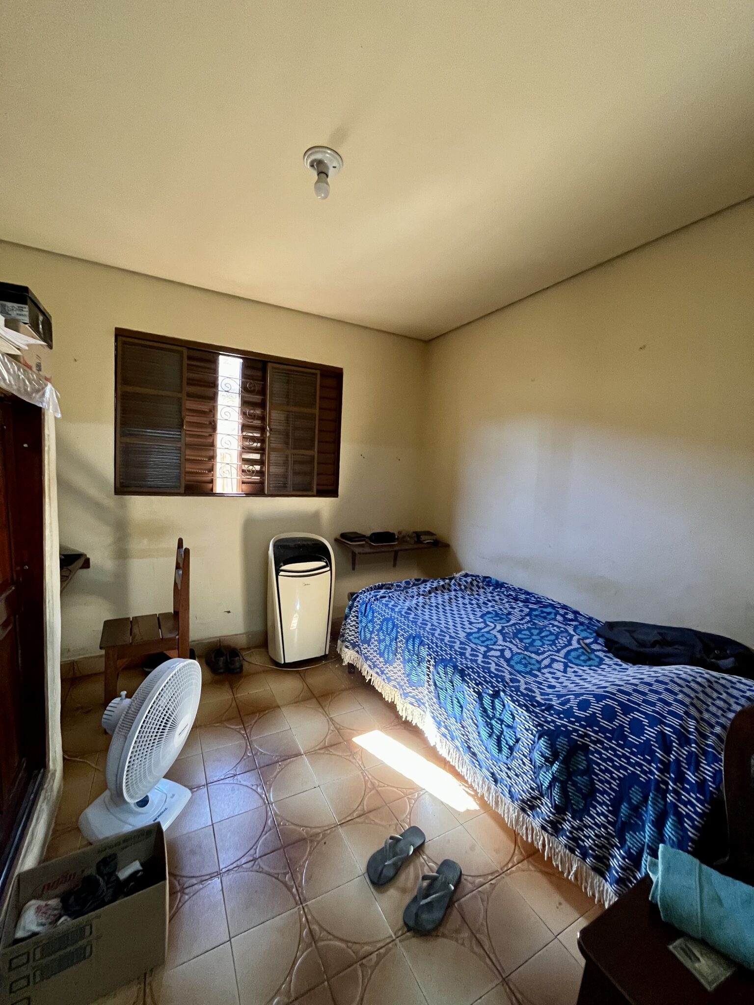 A8D36AC0-97F7-4DE6-90F1-C13BB2A89836