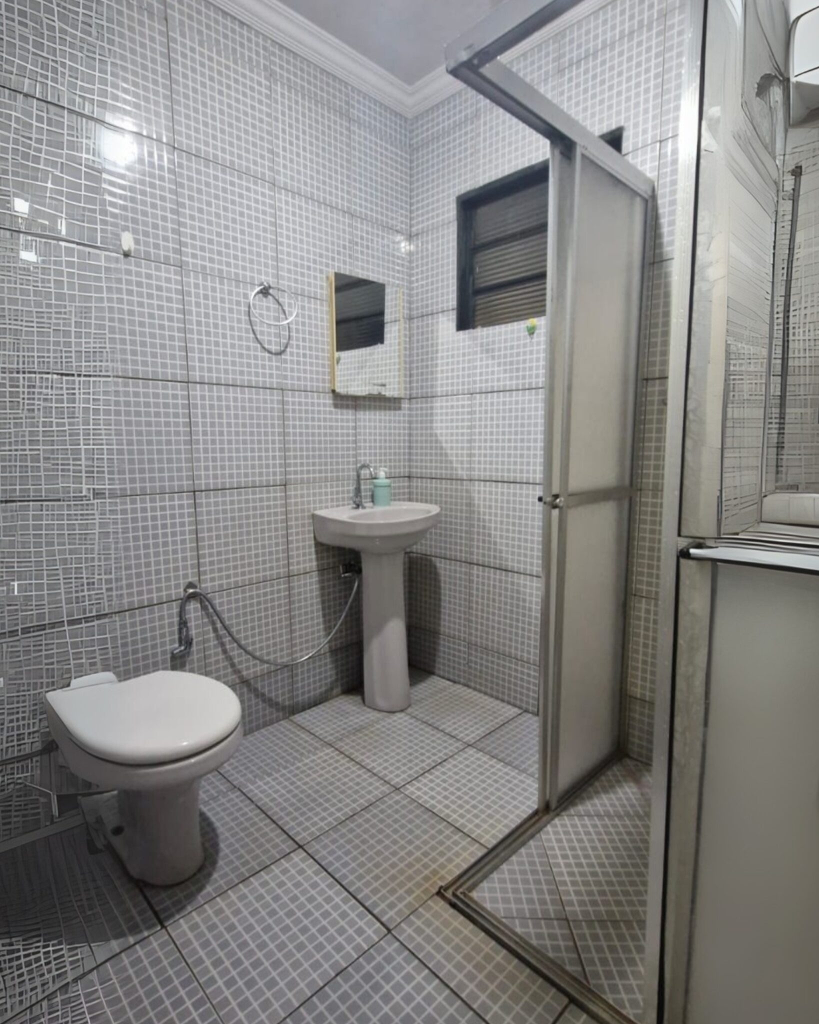 A9D9BF8F-CAD2-4C0E-A642-D0CA2891D6C1