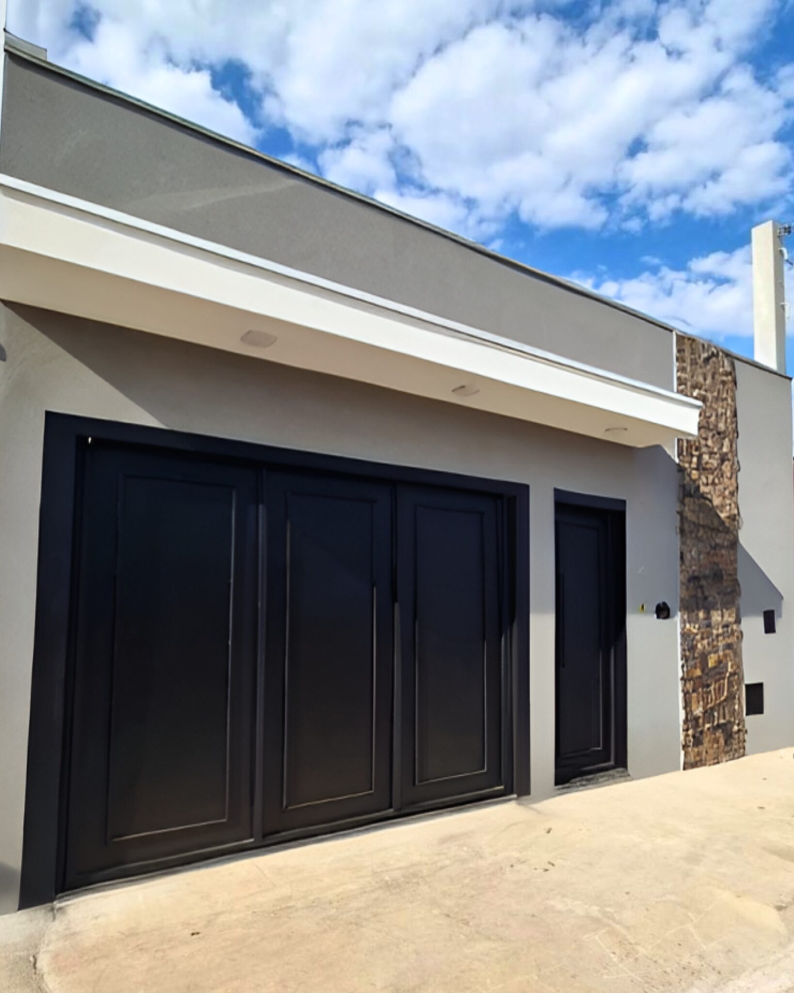 FB4B6D9A-33A8-413B-9555-0BFFAB78B385