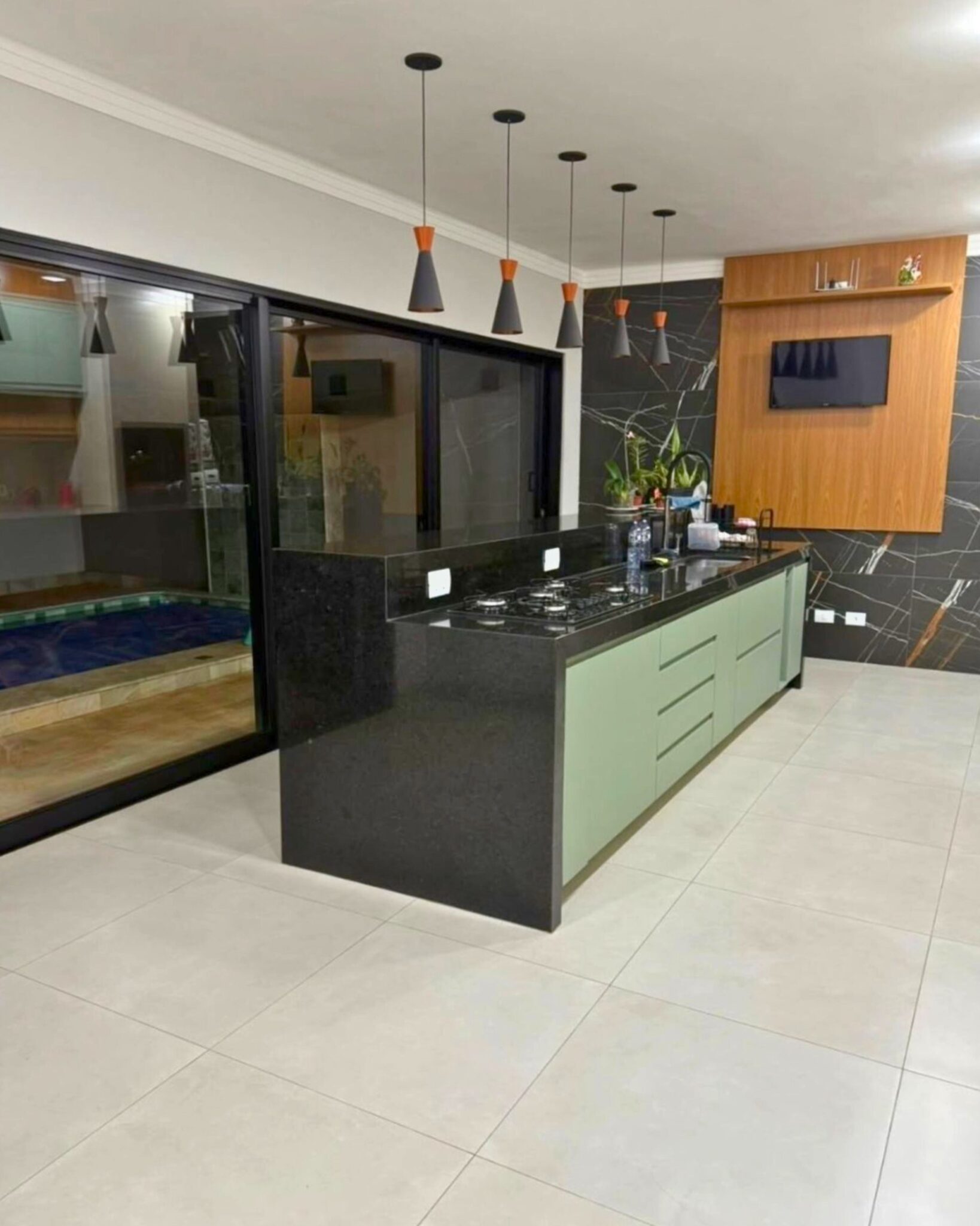 8860F52E-8A2E-447D-9736-99361327A092