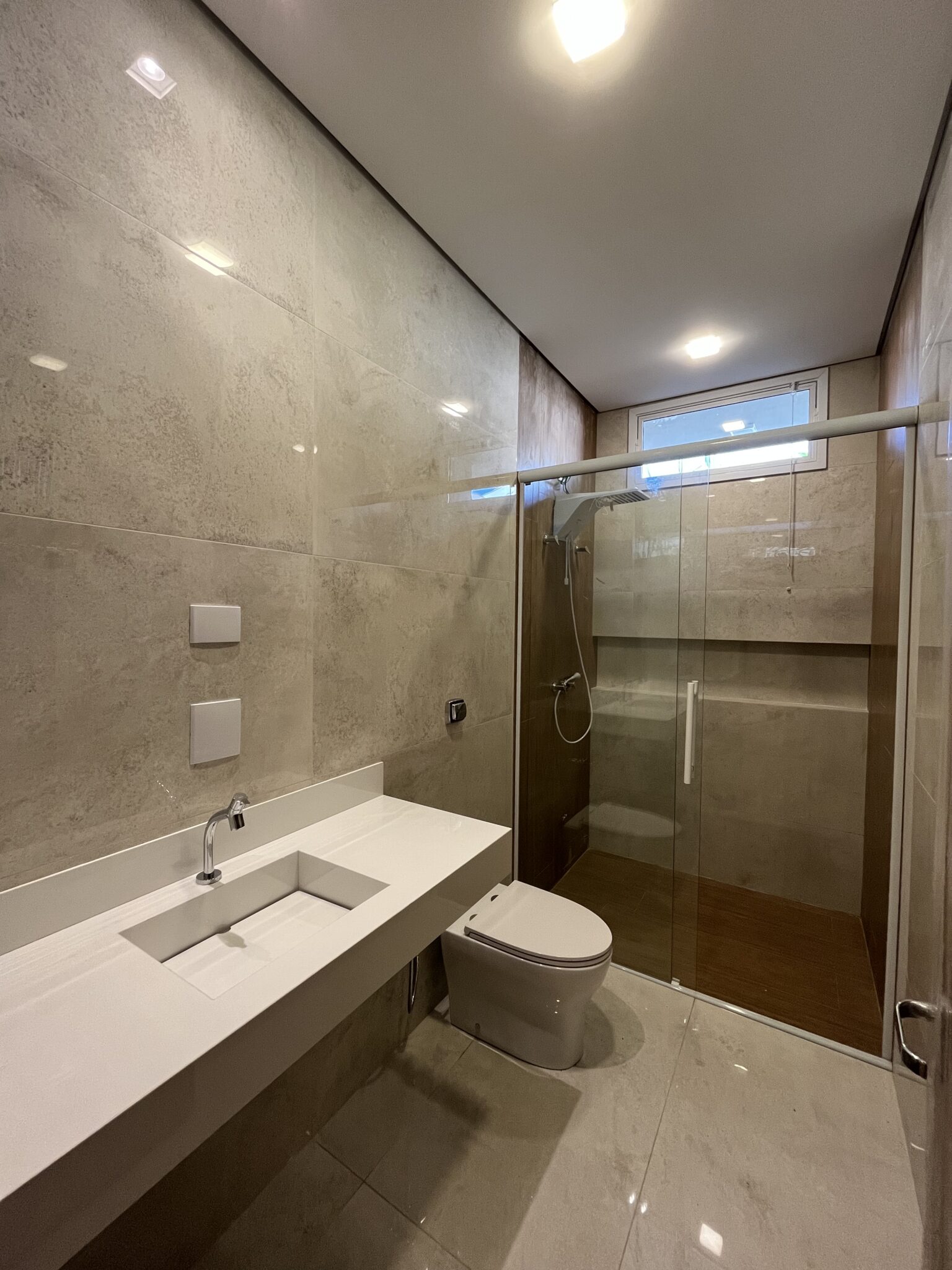 8DE7242F-4412-495C-B85B-B387E1E54F6C