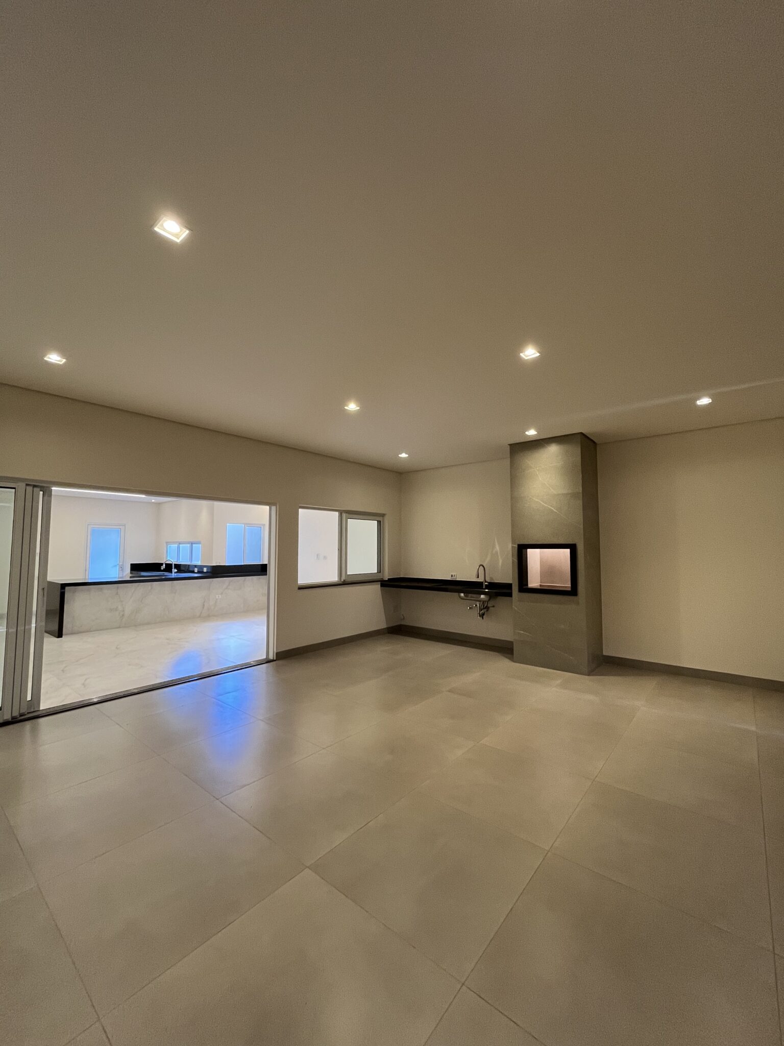 EE8F08B7-144A-49A1-87FD-5E23DF1A639C