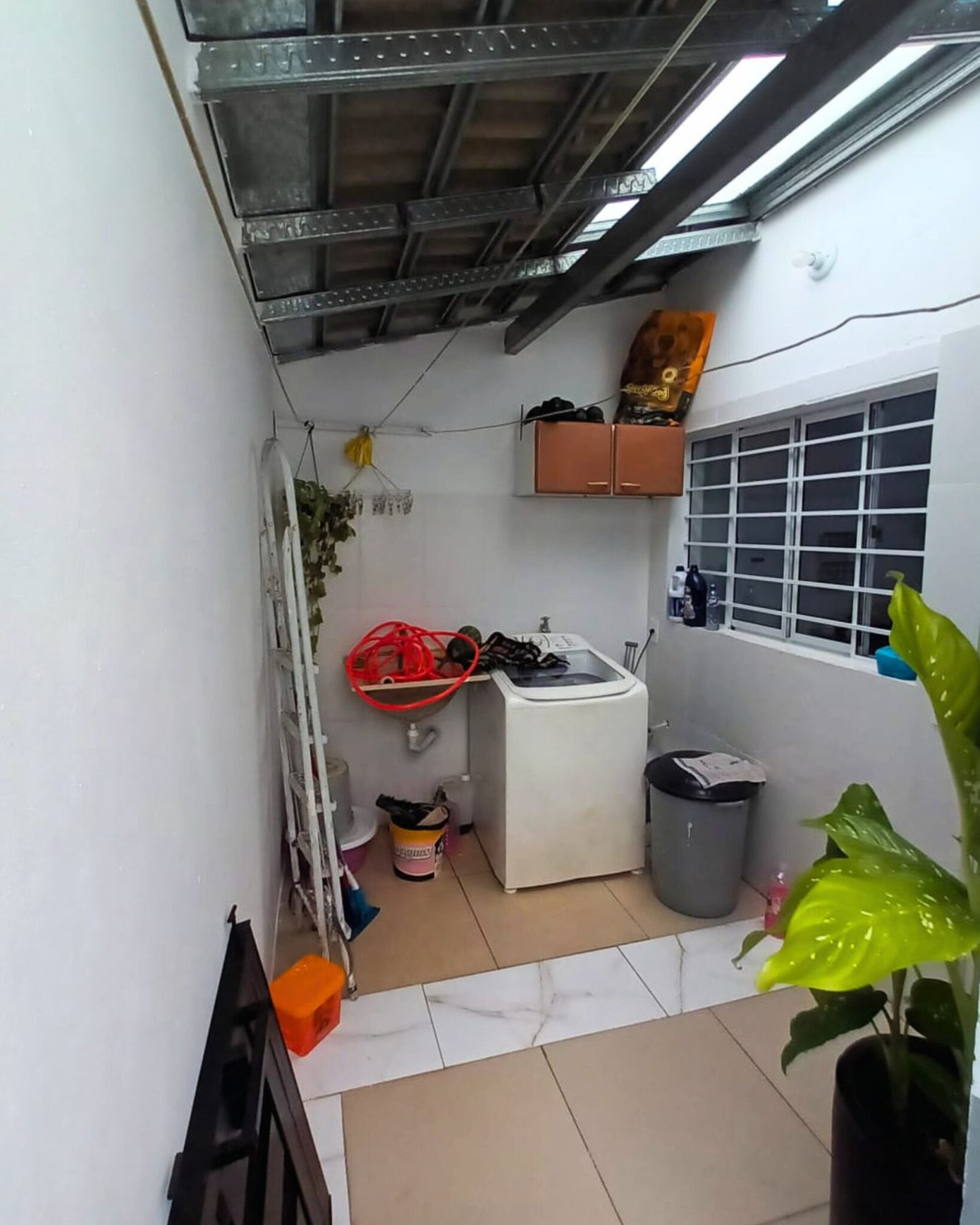 03EB72C6-5573-4A0D-BAFD-C7D83A8AEB32